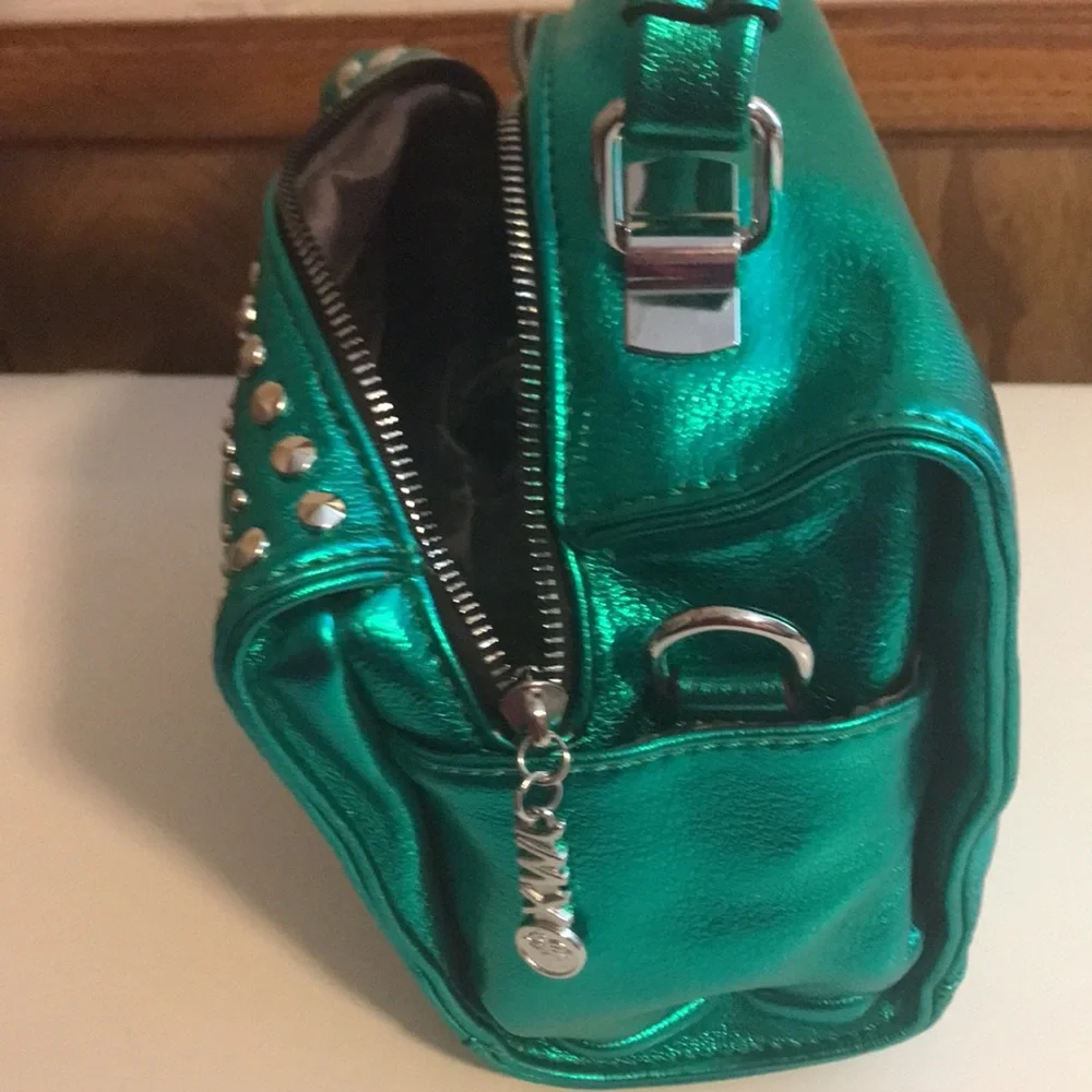 Super Cute Metallic Green Satchel Handbag Crossbody - Picture 6 of 9